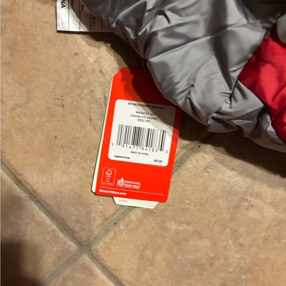 The North Face Red and Gray Outdoor Sleeping Bag Wasatch 40 - Picture 3 of 4